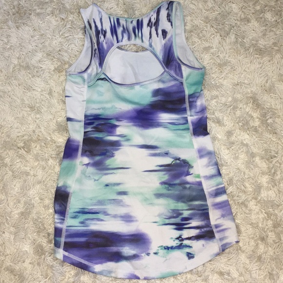 Old Navy Women’s Tank - Picture 2 of 3